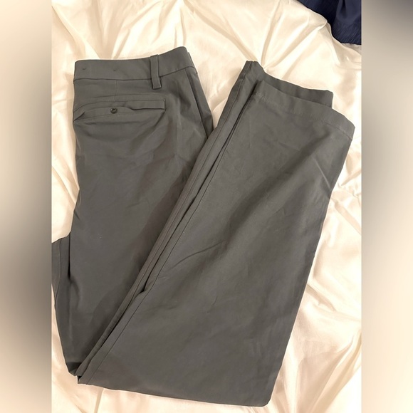Lululemon men’s ABC classic Fit Trousers. 32” Long - Picture 1 of 3